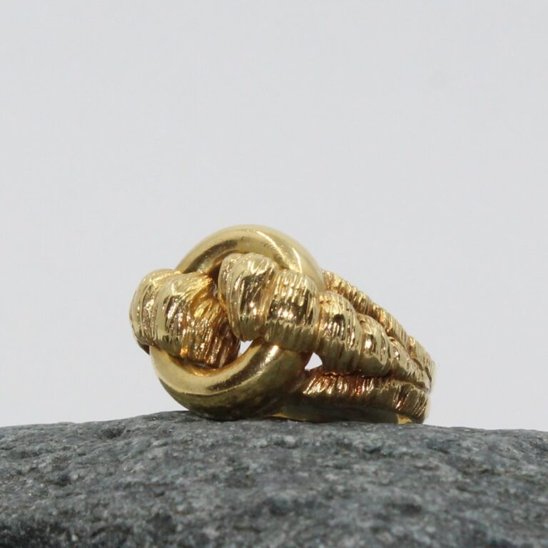 18k gold ring-min