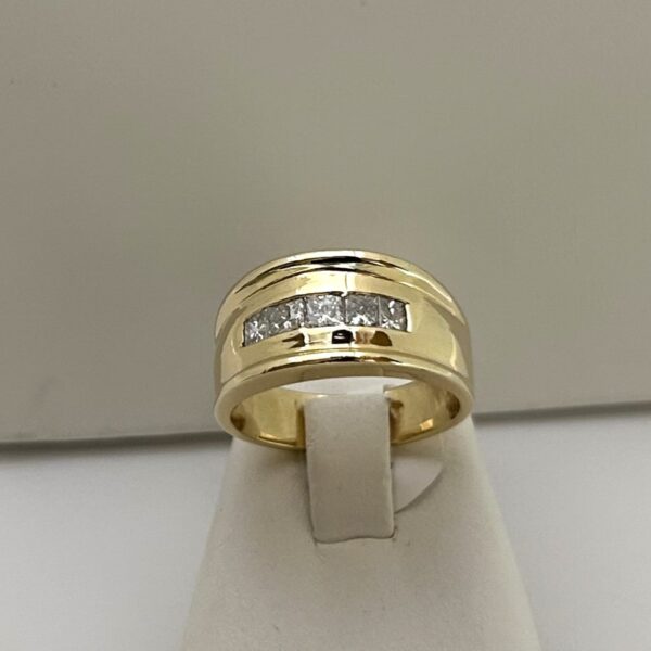 princess cut diamond band