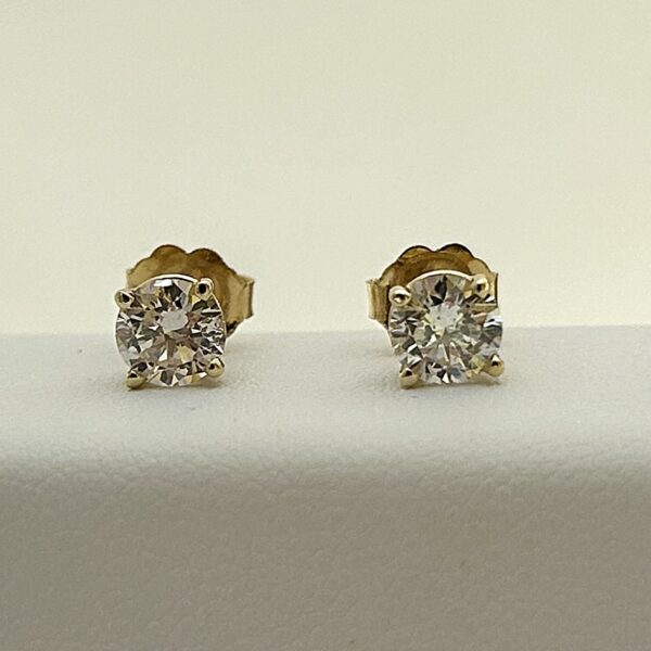 one carat diamond earrings