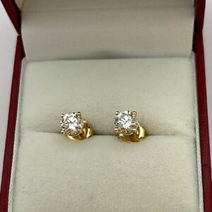 diamond stud
